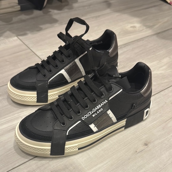 Dolce & Gabbana Women’s Black Sneakers size 8.5 worn ones like new